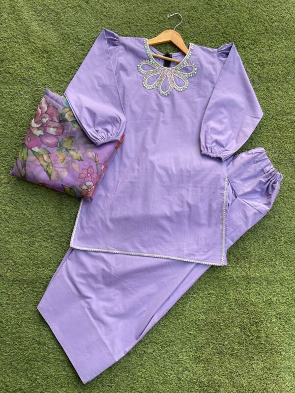 Elegant Purple 3-Piece Suit with Floral organiza Dupatta 🌸💜