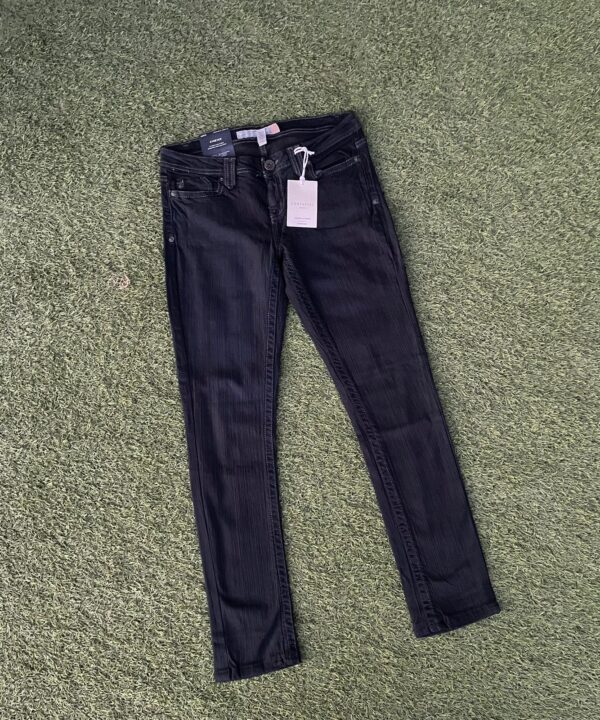 ✨ Women's Classic Black Slim Fit Jeans – Grace & Style 👖 - Image 2