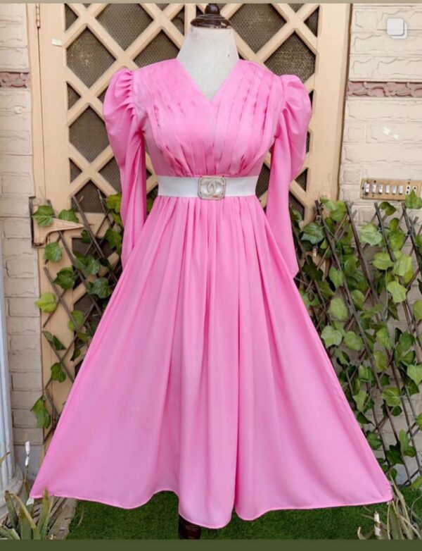 Elegant White Maxi Dress with Pleated Sleeves & Gold Belt ✨👗 - Image 6