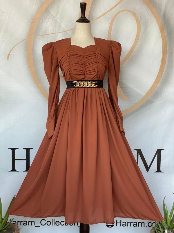 Elegant Black Ruched Maxi Dress with Gold Chain Belt - Image 3